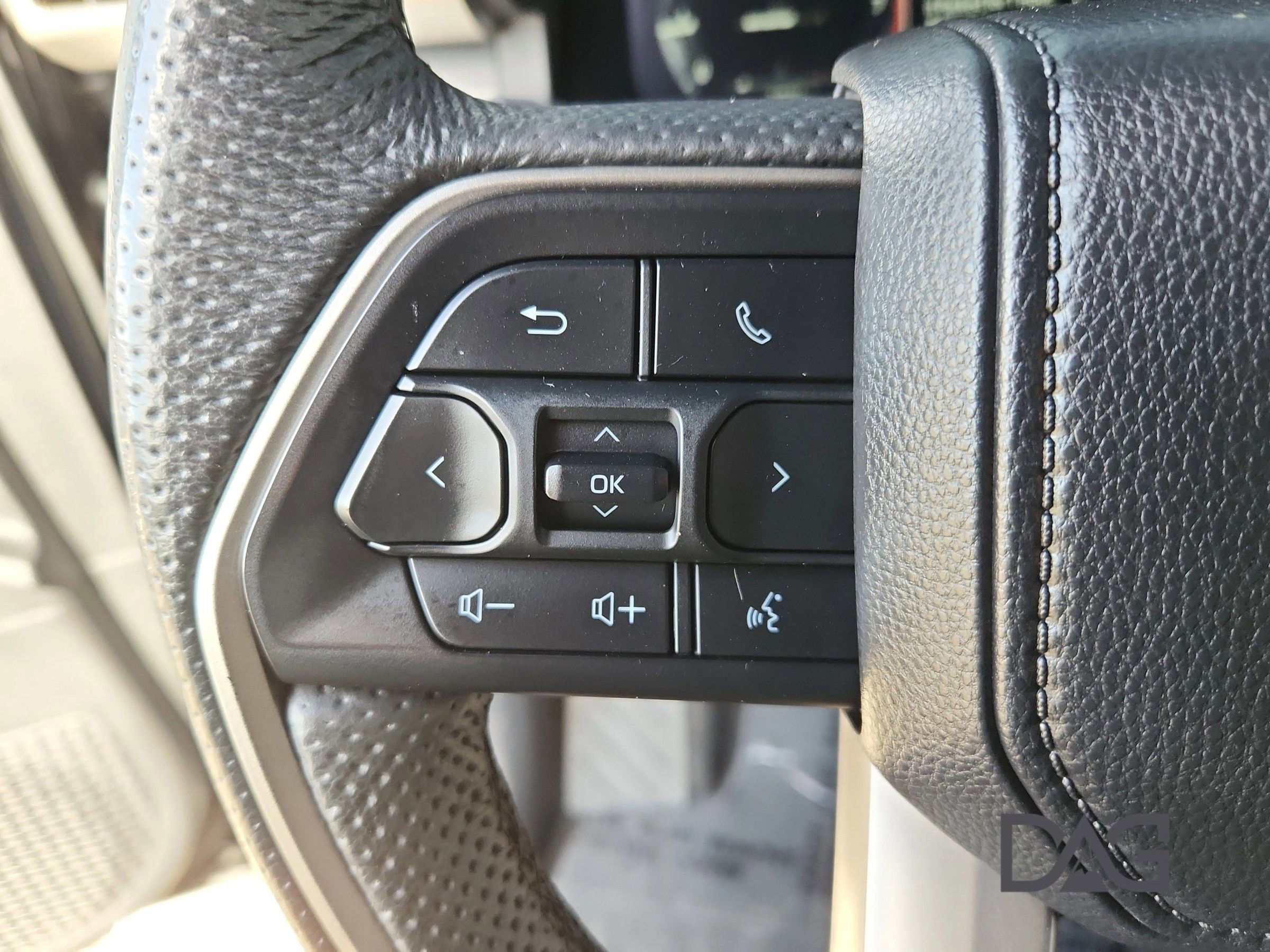 Used 2024 Toyota Tacoma TRD Off-Road image 31