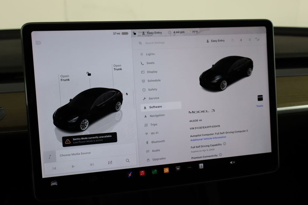 Used 2023 Tesla Model 3 Standard Range image 39