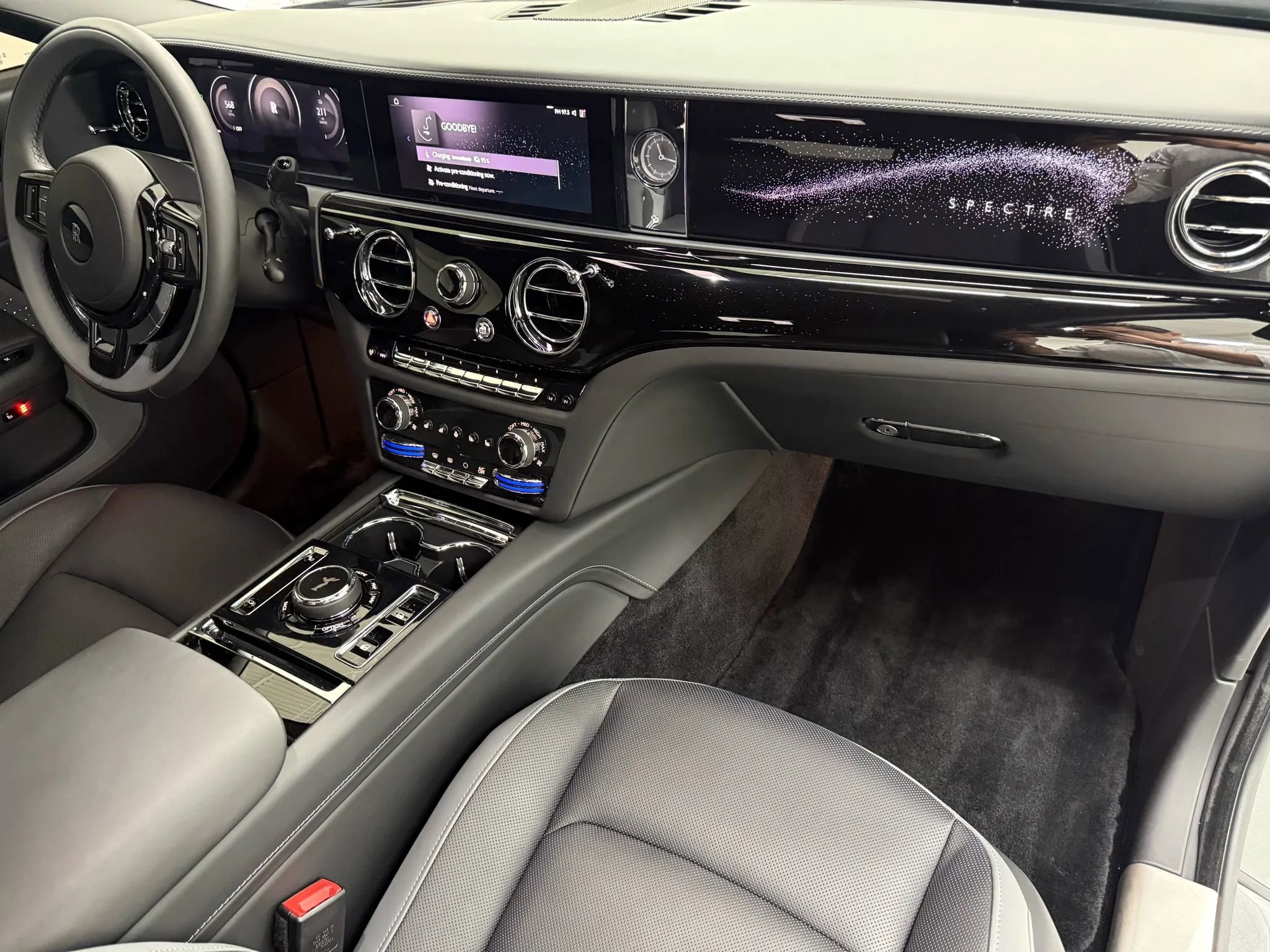 Used 2025 Rolls-Royce Spectre image 9