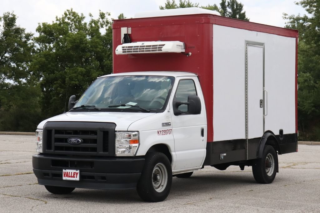 Used 2024 Ford E-350 and Econoline 350 Super Duty w/ Power Windows & Locks Group RWD image 5