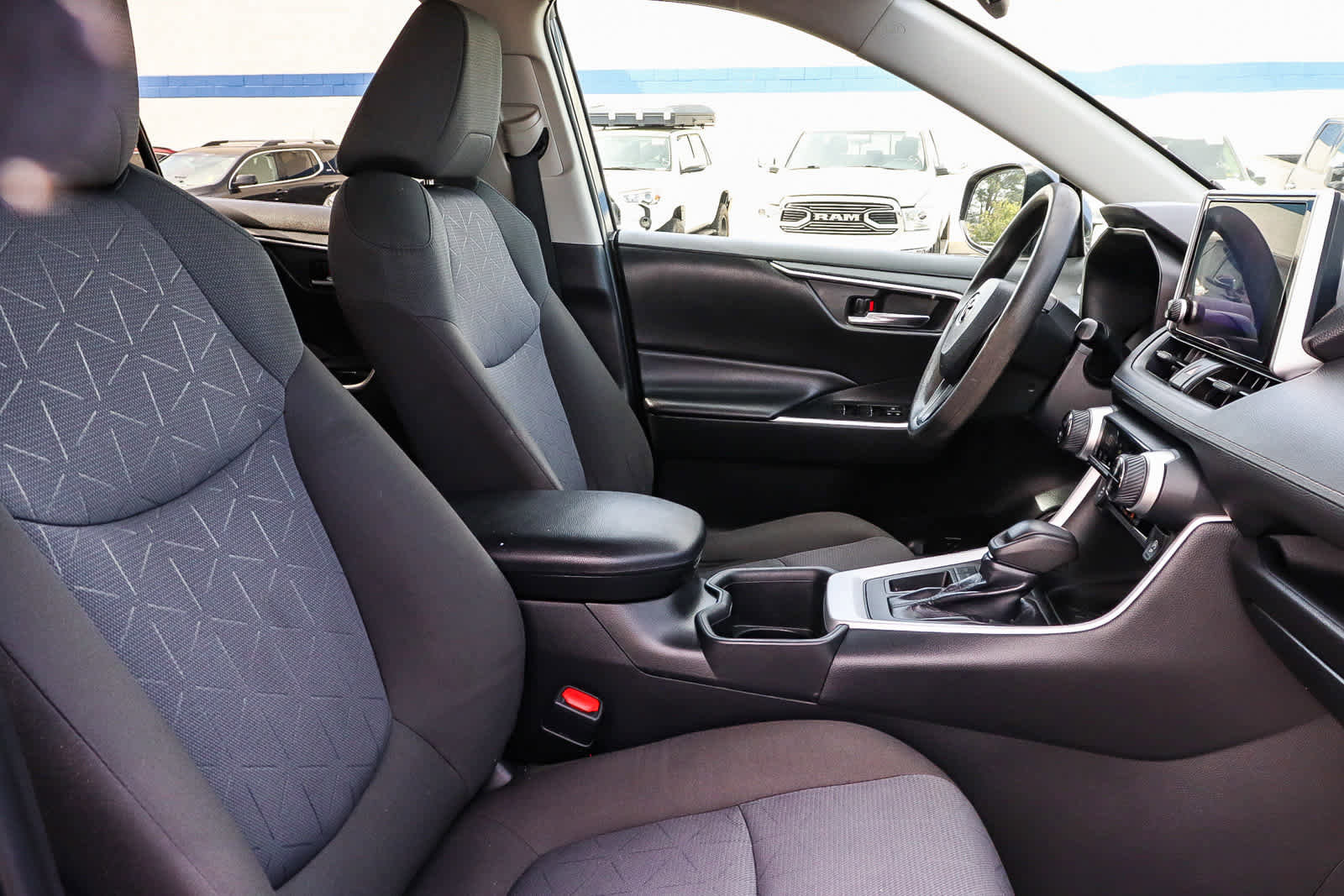 Used 2023 Toyota RAV4 XLE image 22