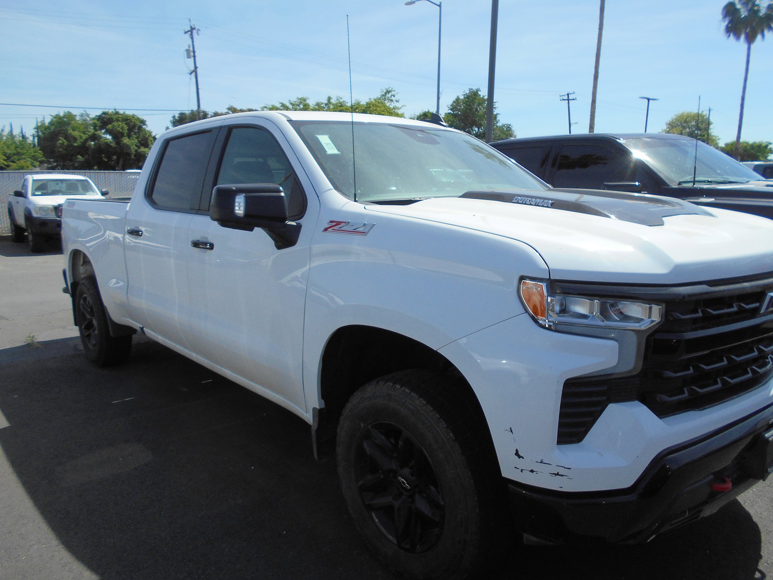 Used 2023 Chevrolet Silverado 1500 LT Trail Boss w/ Convenience Package II AWD/4WD image 3