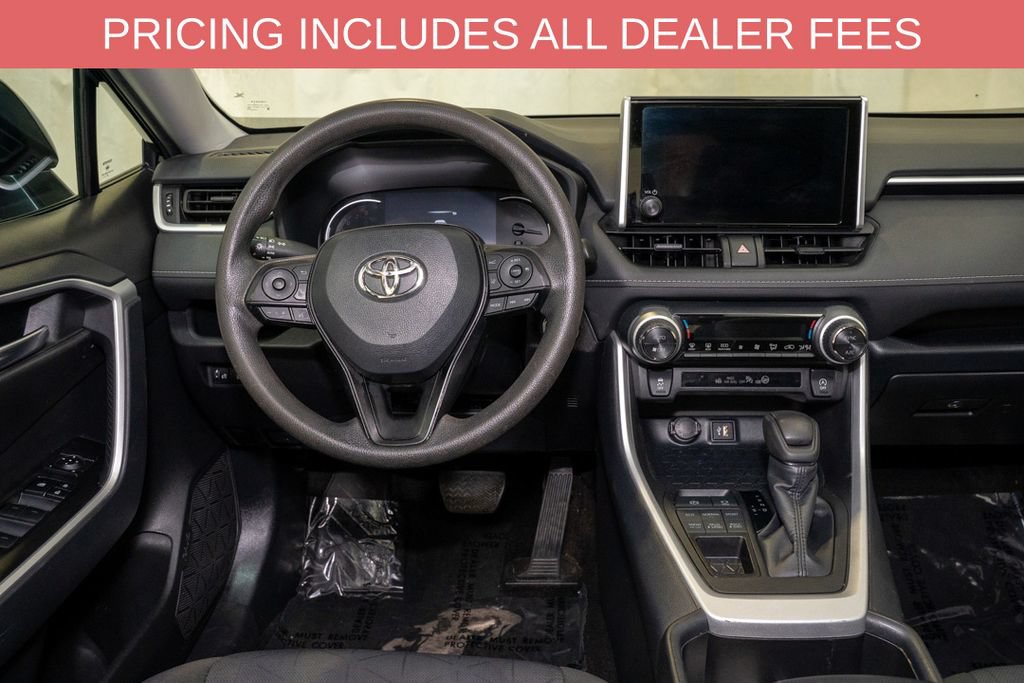 Used 2025 Toyota RAV4 XLE AWD/4WD image 6