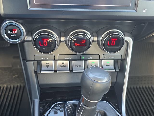 Used 2022 Toyota GR86 w/ ALL Weather Mat Package (TMS) image 23