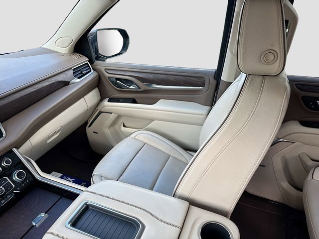 Used 2023 GMC Yukon XL Denali AWD/4WD image 24