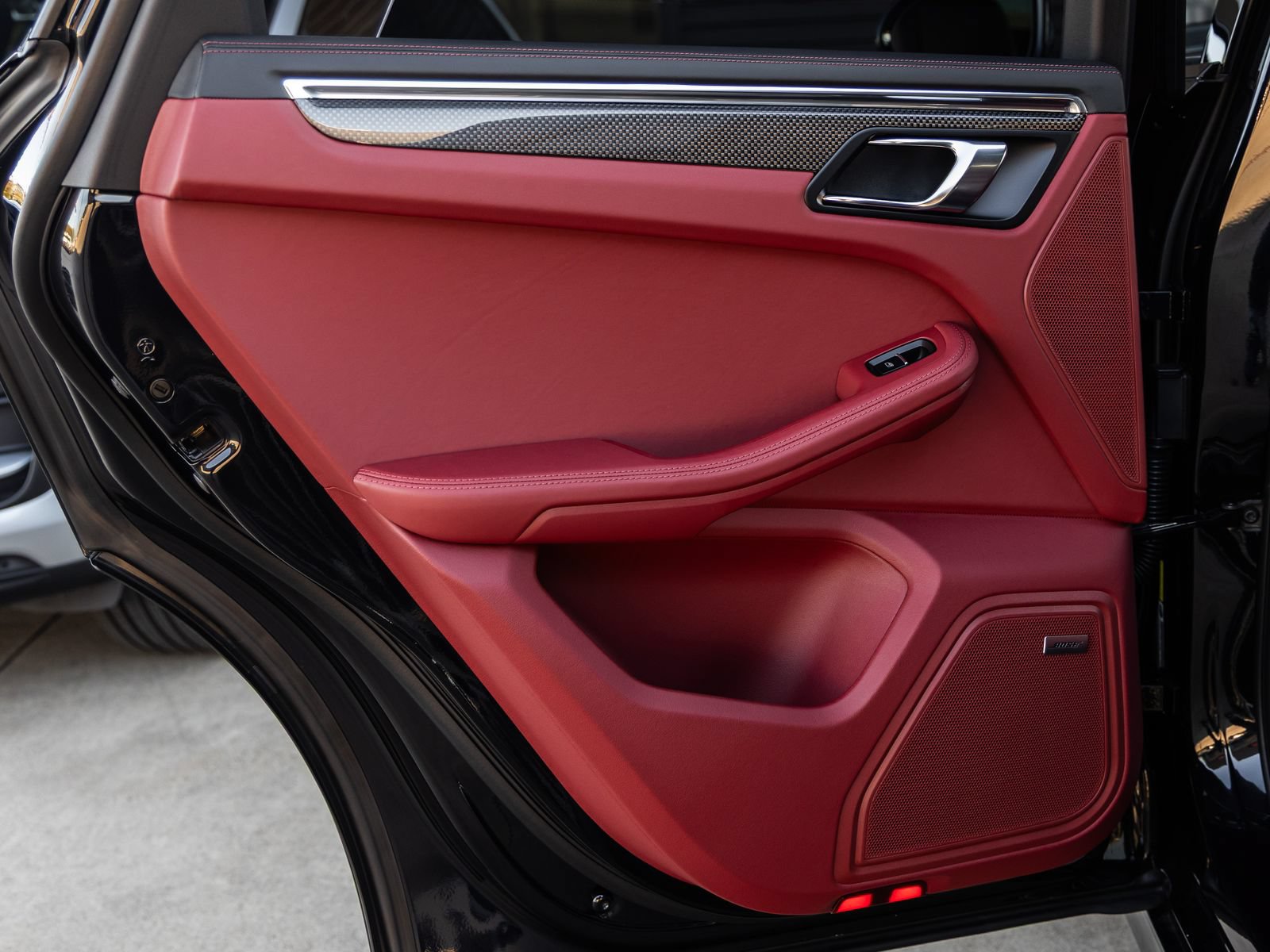 Certified 2026 Porsche Macan S AWD/4WD image 31