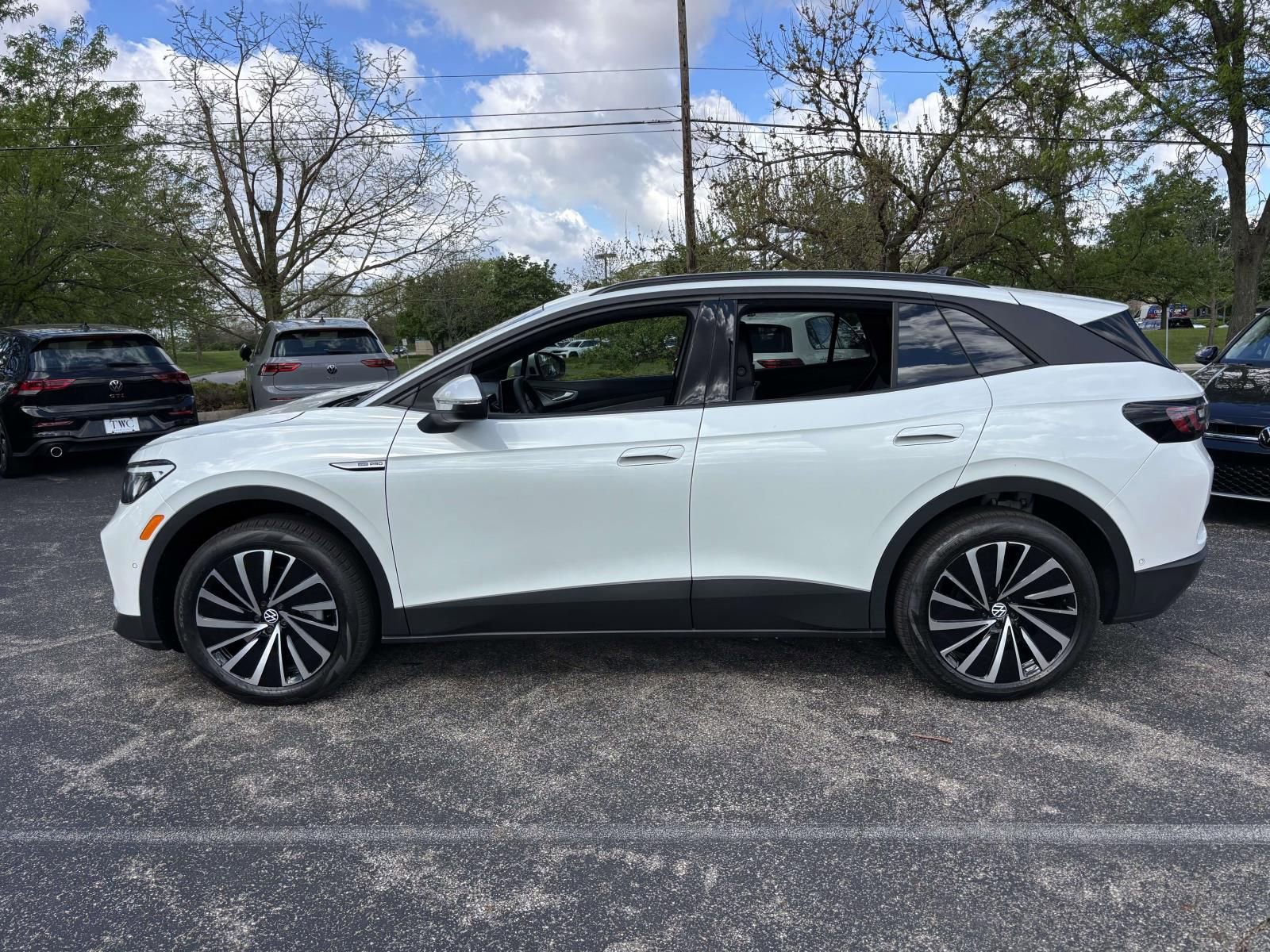 New 2026 Volkswagen ID.4 Pro AWD/4WD image 8