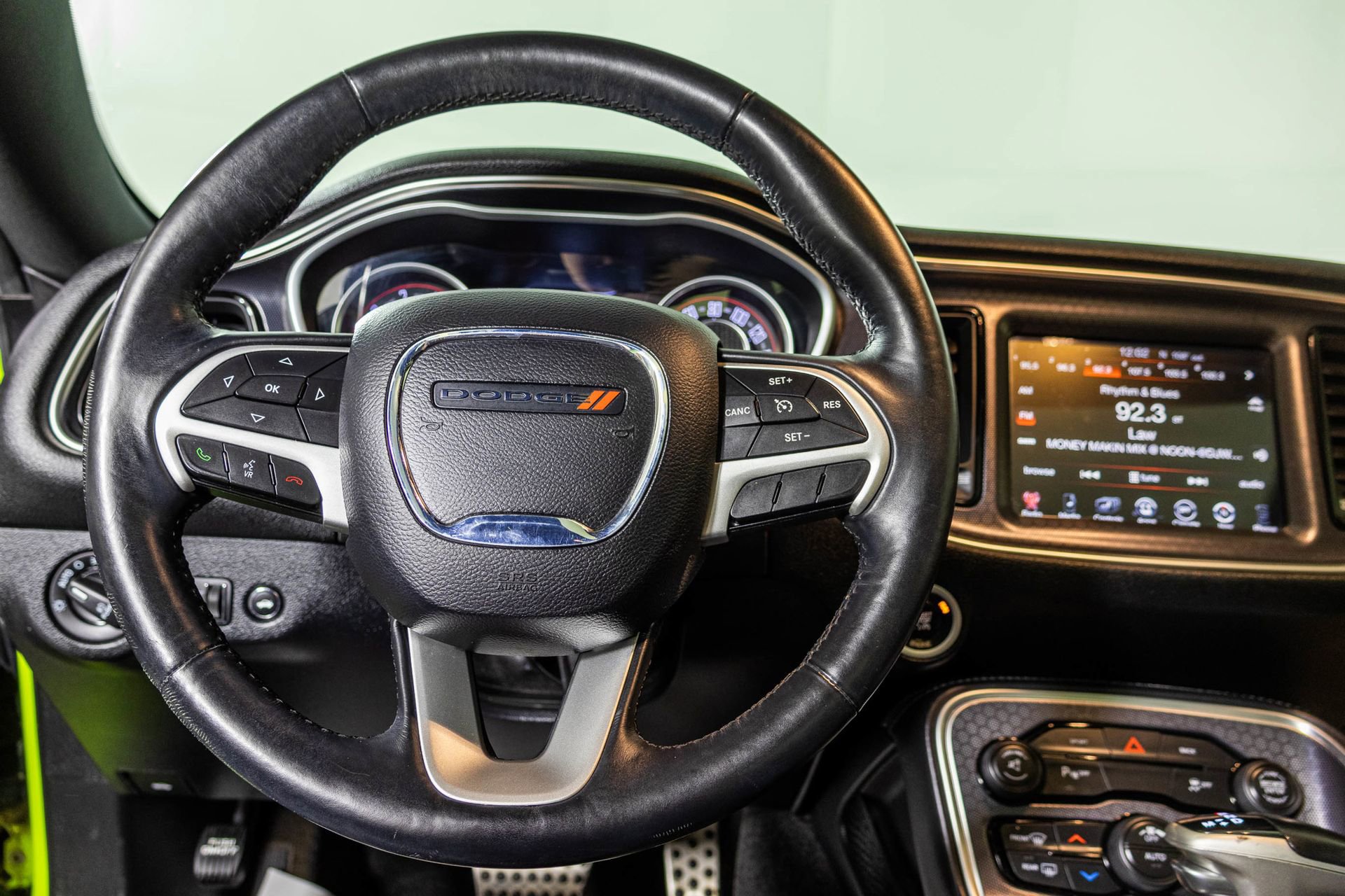 Used 2015 Dodge Challenger R/T Plus RWD image 31