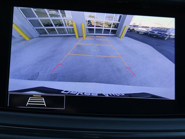 Used 2021 Buick Enclave Essence image 29