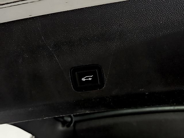 Used 2021 Chevrolet Suburban LT RWD image 31