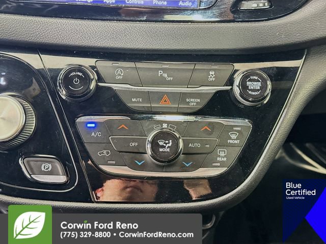 Used 2020 Chrysler Pacifica Touring-L image 18