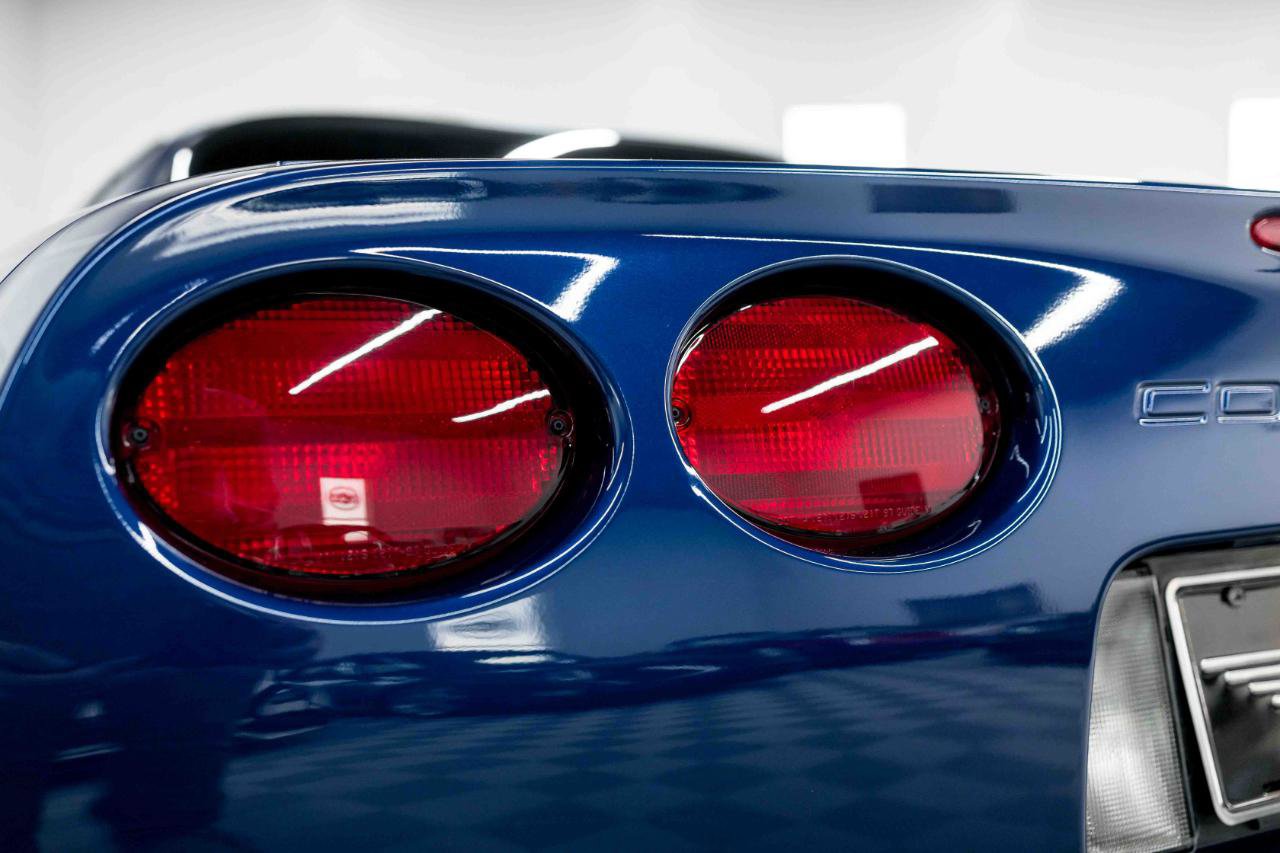 Used 2004 Chevrolet Corvette Z06 w/ Z06 Preferred Equipment Group image 28