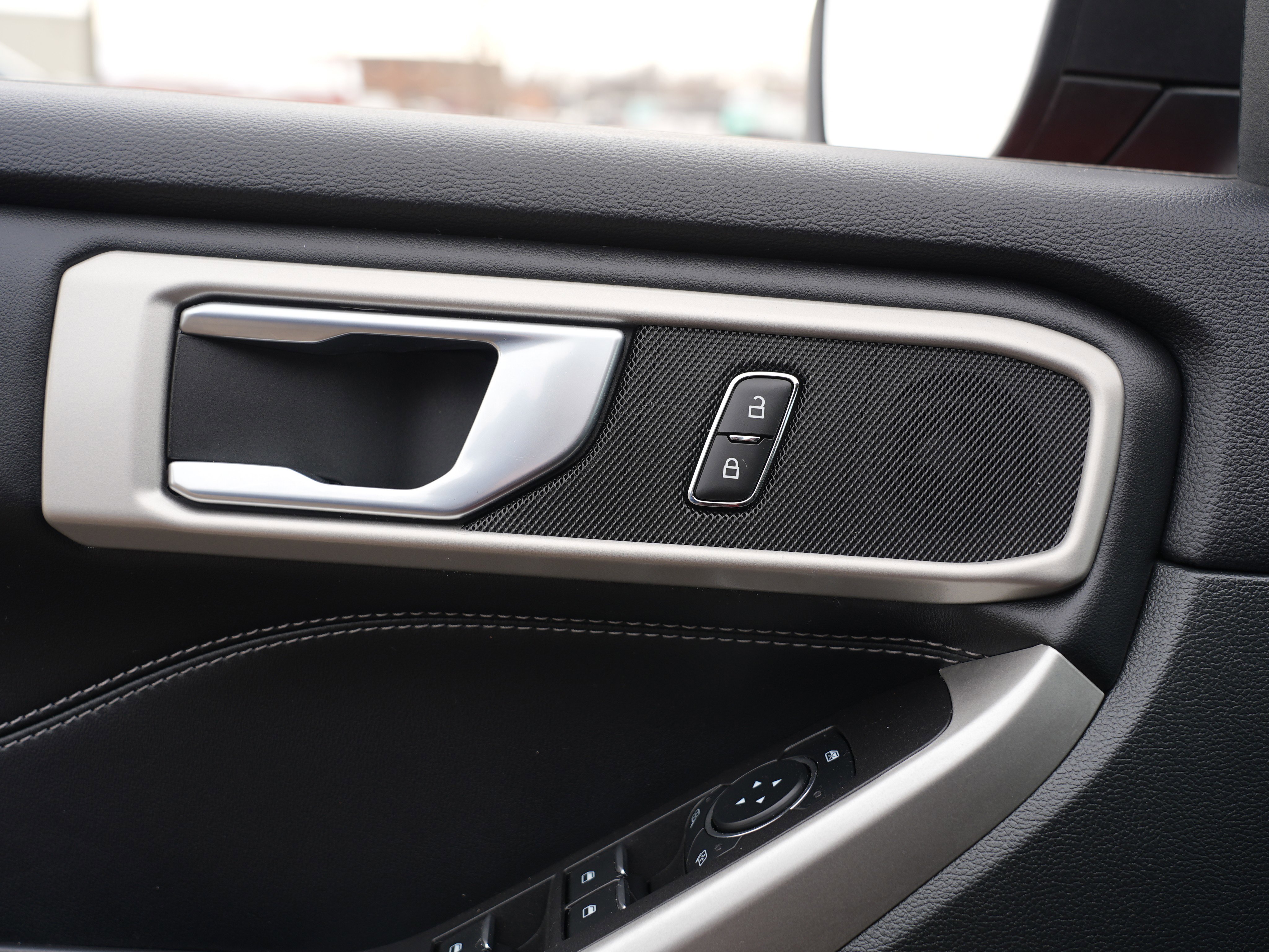 Used 2023 Ford Explorer XLT w/ Equipment Group 202A image 18