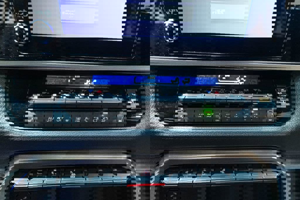 Certified 2025 Toyota Sequoia SR5 AWD/4WD image 28