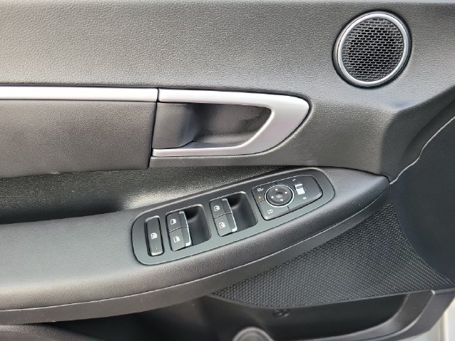Used 2025 Hyundai Sonata SEL FWD image 12