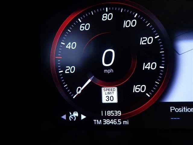 Used 2022 Volvo XC40 T5 R-Design AWD/4WD image 26