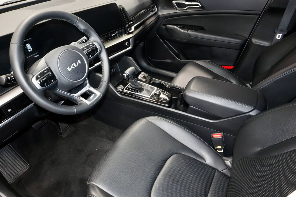Used 2025 Kia Sportage EX w/ Premium Package FWD image 23