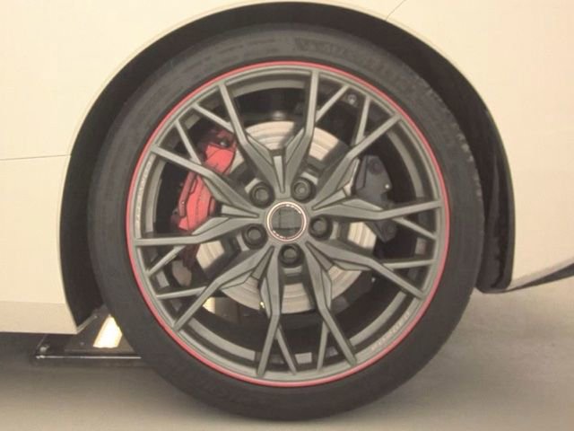 Used 2023 Chevrolet Corvette Stingray Premium Conv w/ Z51 Performance Package RWD image 18