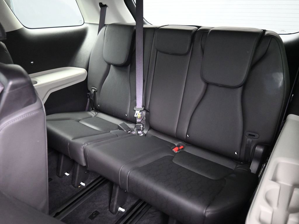 Used 2024 Kia Carnival LX FWD image 19