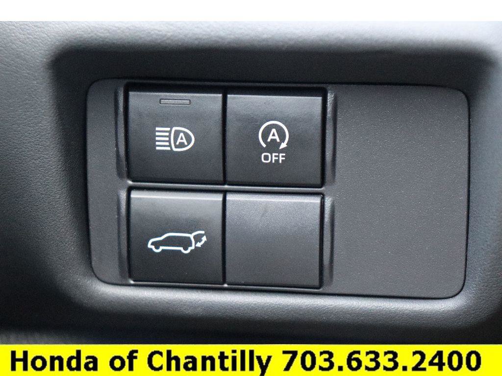 Used 2023 Toyota Highlander LE image 14