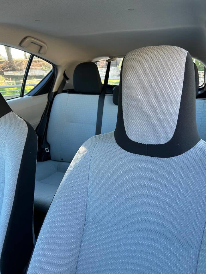 Used 2012 Toyota Prius C One image 29