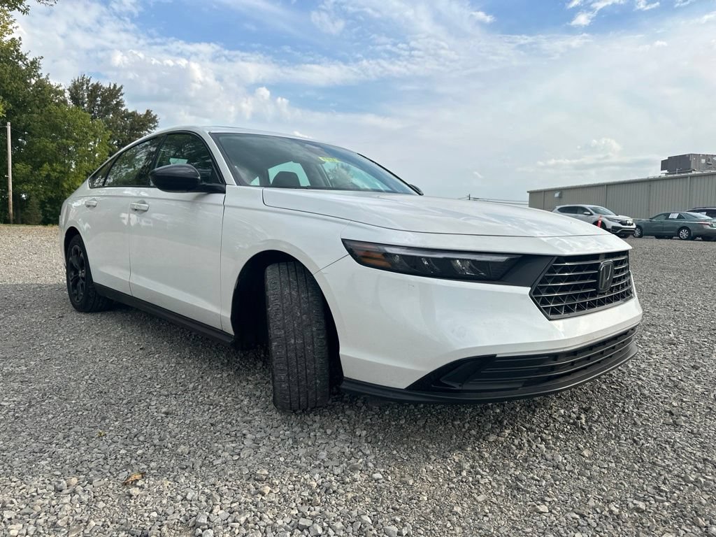 Used 2025 Honda Accord SE image 12