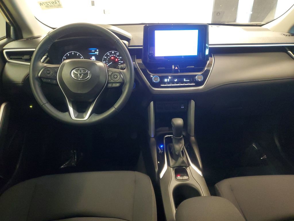 Used 2024 Toyota Corolla Cross LE image 9