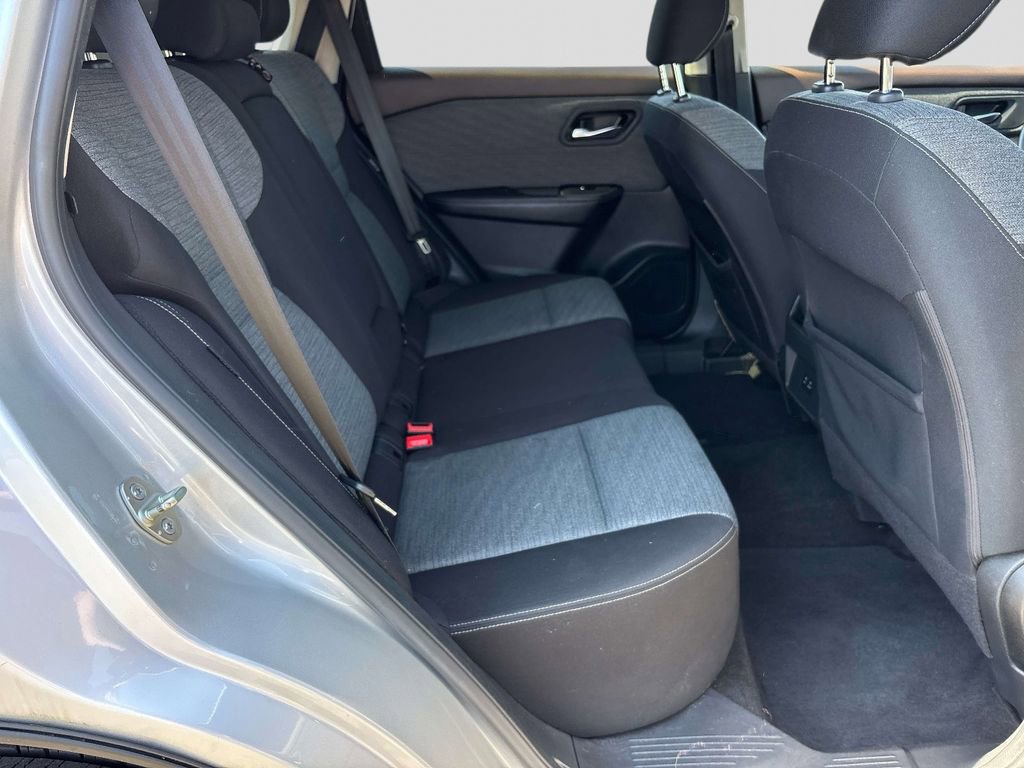 Used 2021 Nissan Rogue SV image 14