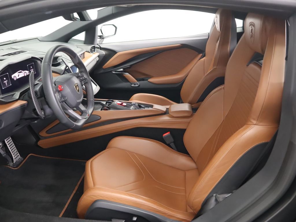 Used 2024 Lamborghini Revuelto image 20
