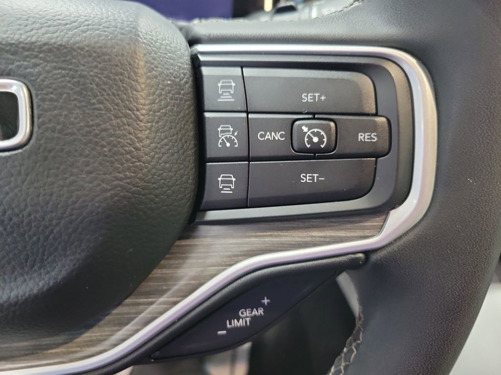 Used 2023 Jeep Wagoneer L Series II w/ Convenience Group I AWD/4WD image 45