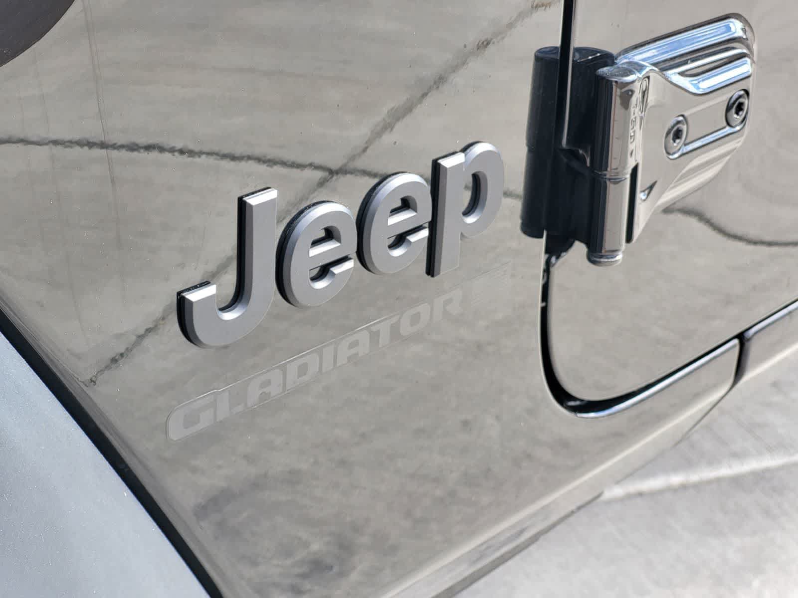 Used 2025 Jeep Gladiator Sport AWD/4WD image 29