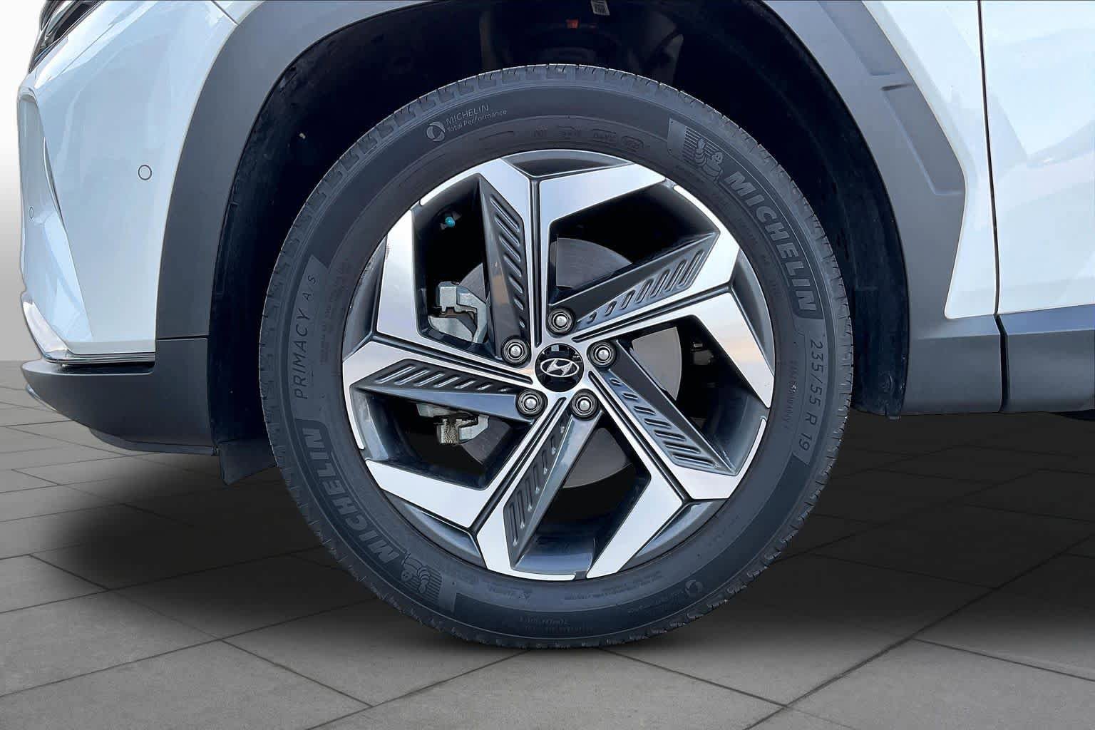 Used 2022 Hyundai Tucson Limited AWD/4WD image 10