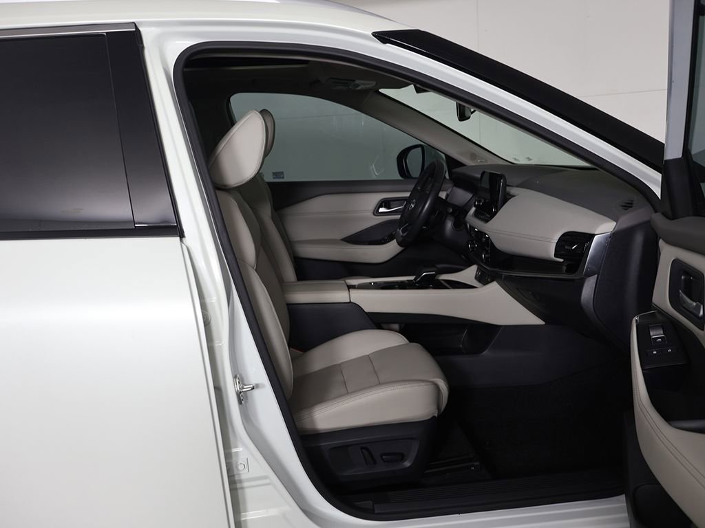 Used 2023 Nissan Rogue SL w/ SL Premium Package image 30