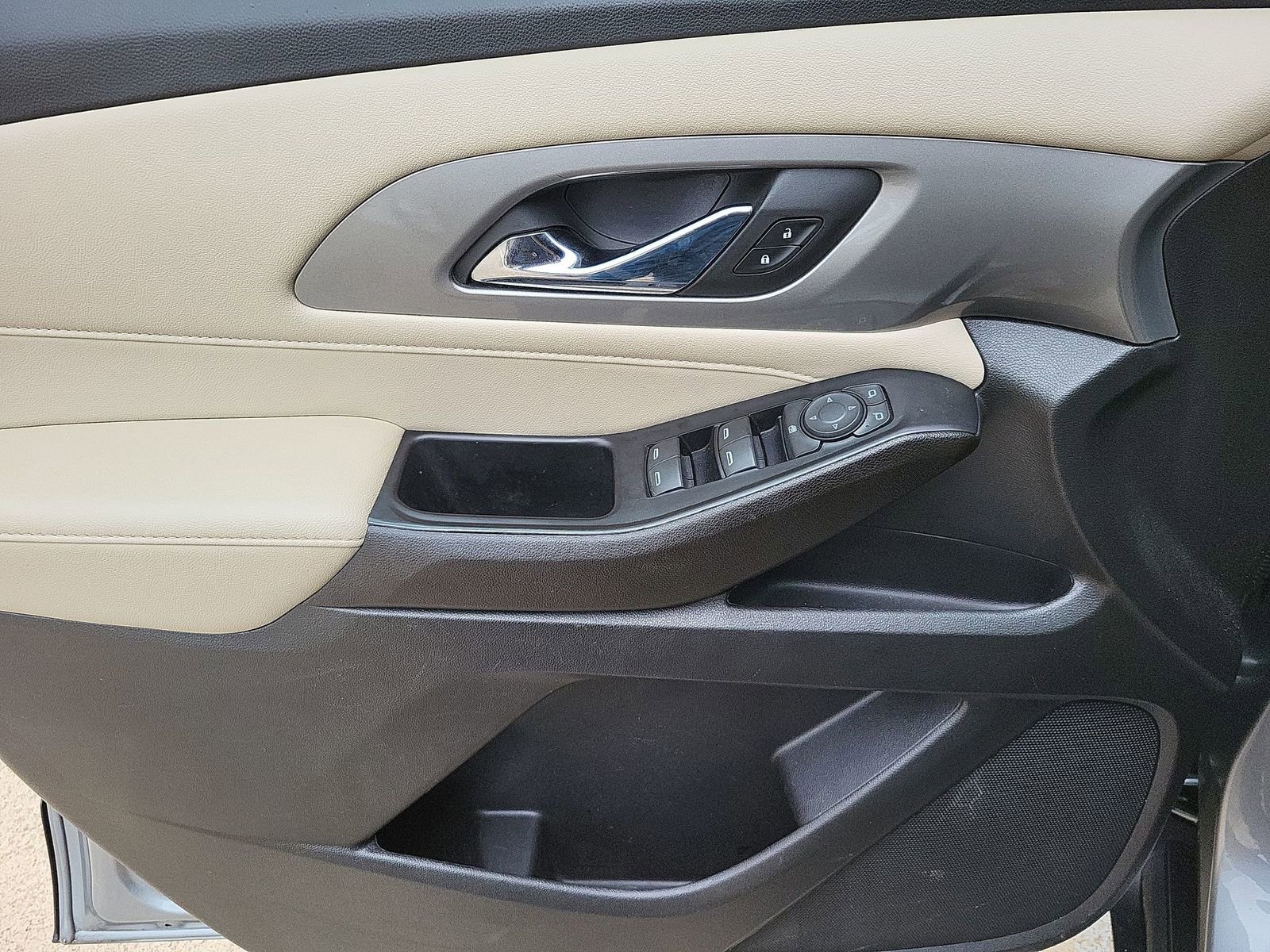 Certified 2023 Chevrolet Traverse LS FWD image 21