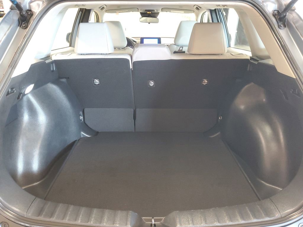 Used 2023 Toyota Corolla Cross L image 8