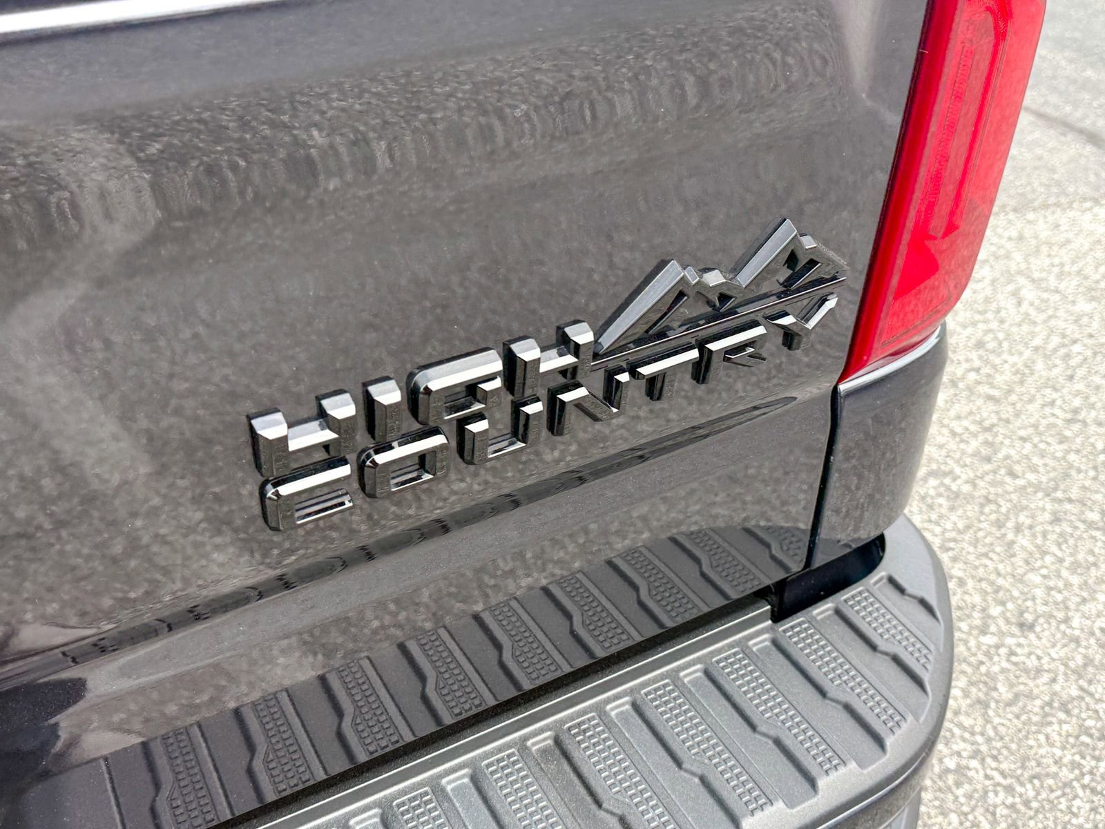 Certified 2023 Chevrolet Silverado 1500 High Country w/ High Country Premium Package image 12