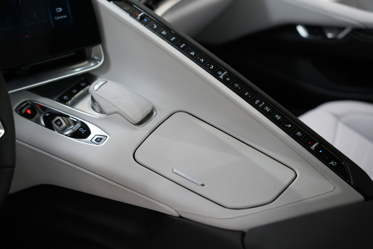 Used 2025 Chevrolet Corvette Stingray Premium Conv w/ Z51 Performance Package image 20