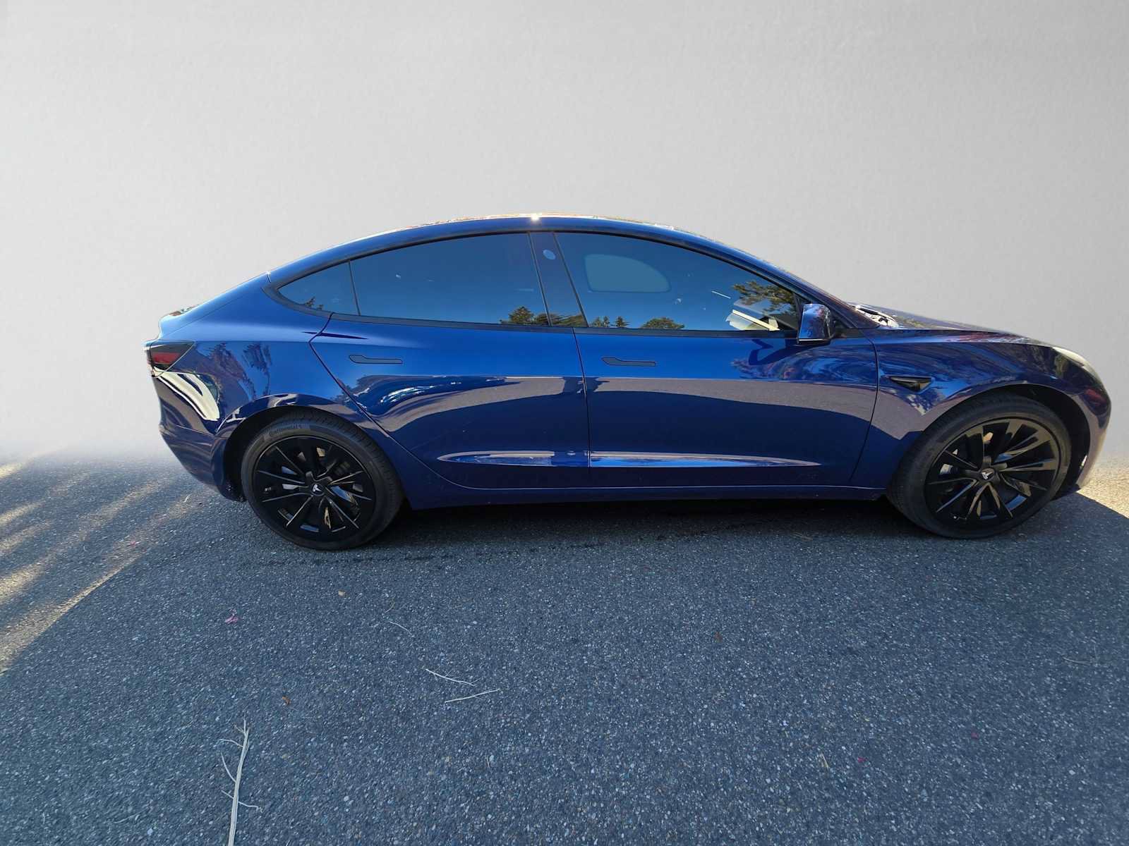 Used 2023 Tesla Model 3 Standard Range RWD image 2