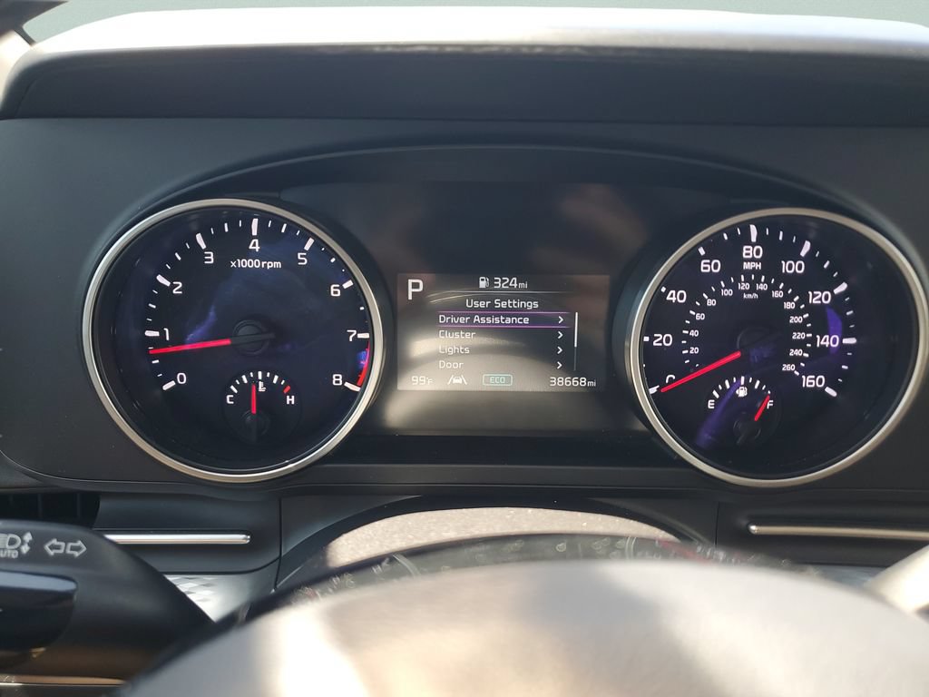 Used 2024 Kia Carnival LX FWD image 21