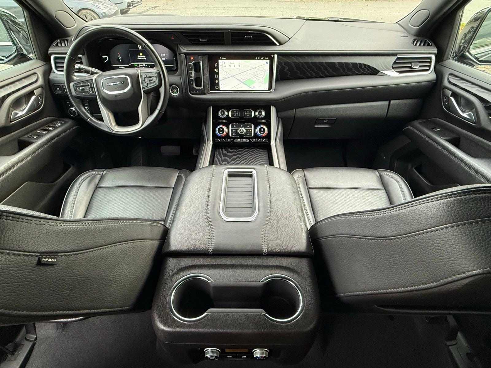 Used 2022 GMC Yukon Denali image 31