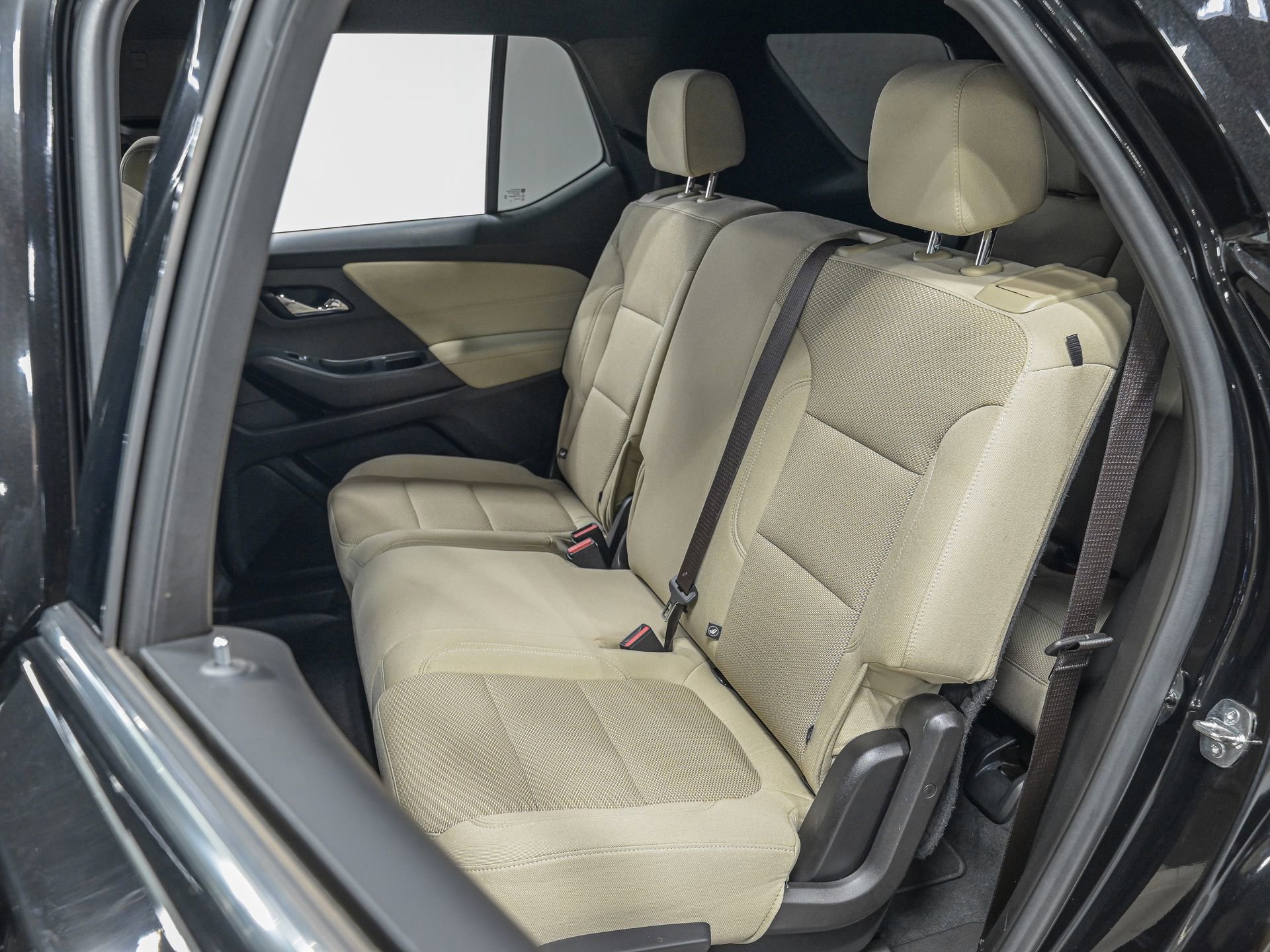 Used 2023 Chevrolet Traverse LS image 26