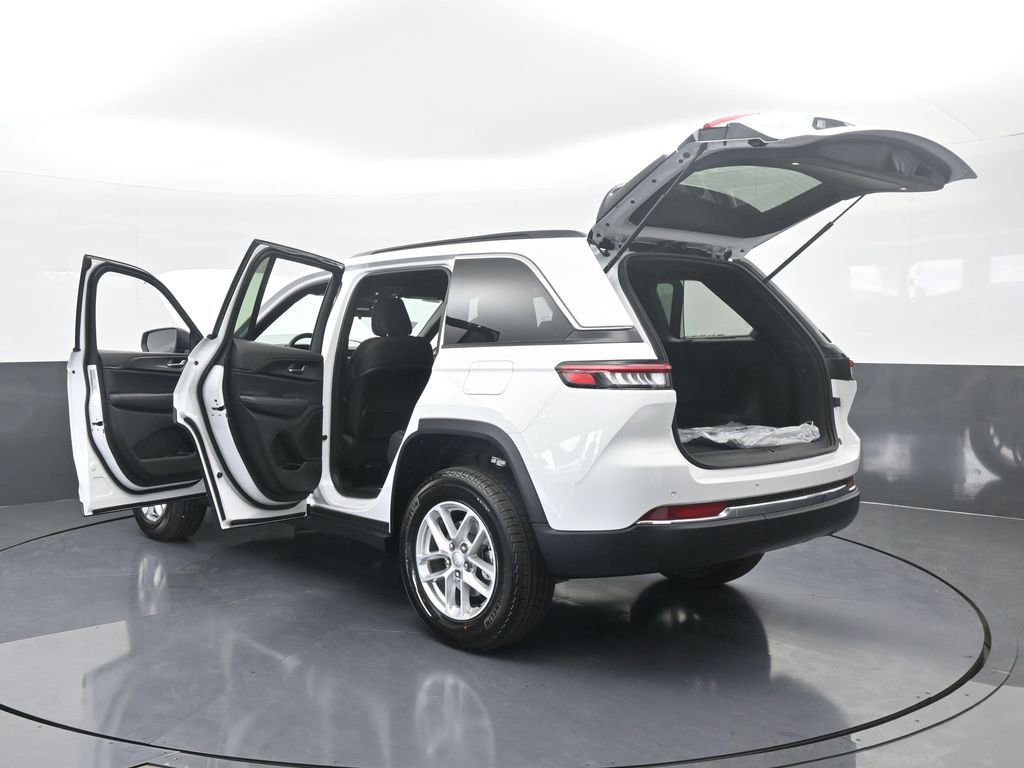 New 2025 Jeep Grand Cherokee Laredo RWD image 74
