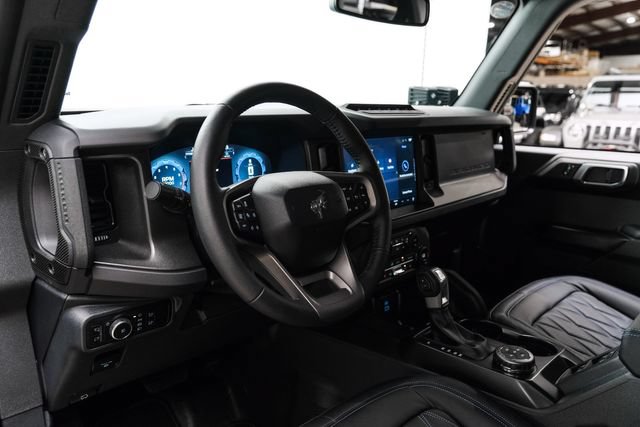 Used 2025 Ford Bronco Badlands AWD/4WD image 13