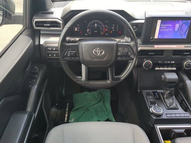 Used 2025 Toyota Tacoma SR5 AWD/4WD image 14