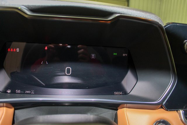 Used 2025 GMC Canyon AT4 w/ LPO, Off Road Lift Package image 9