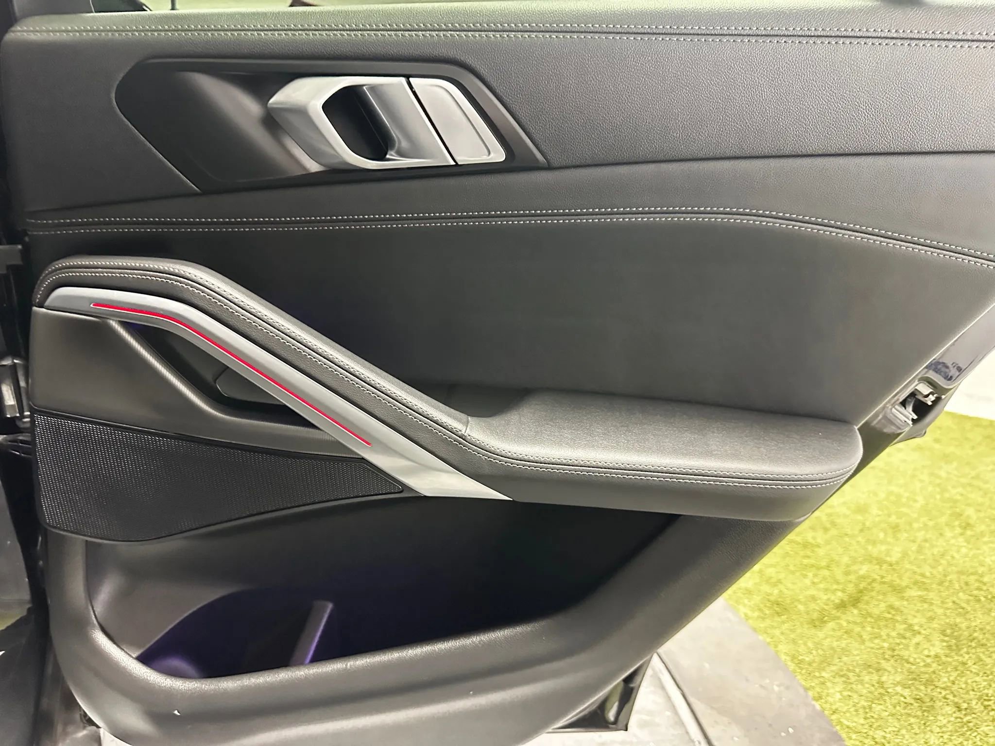 Used 2023 BMW X6 xDrive40i w/ Premium Package image 23