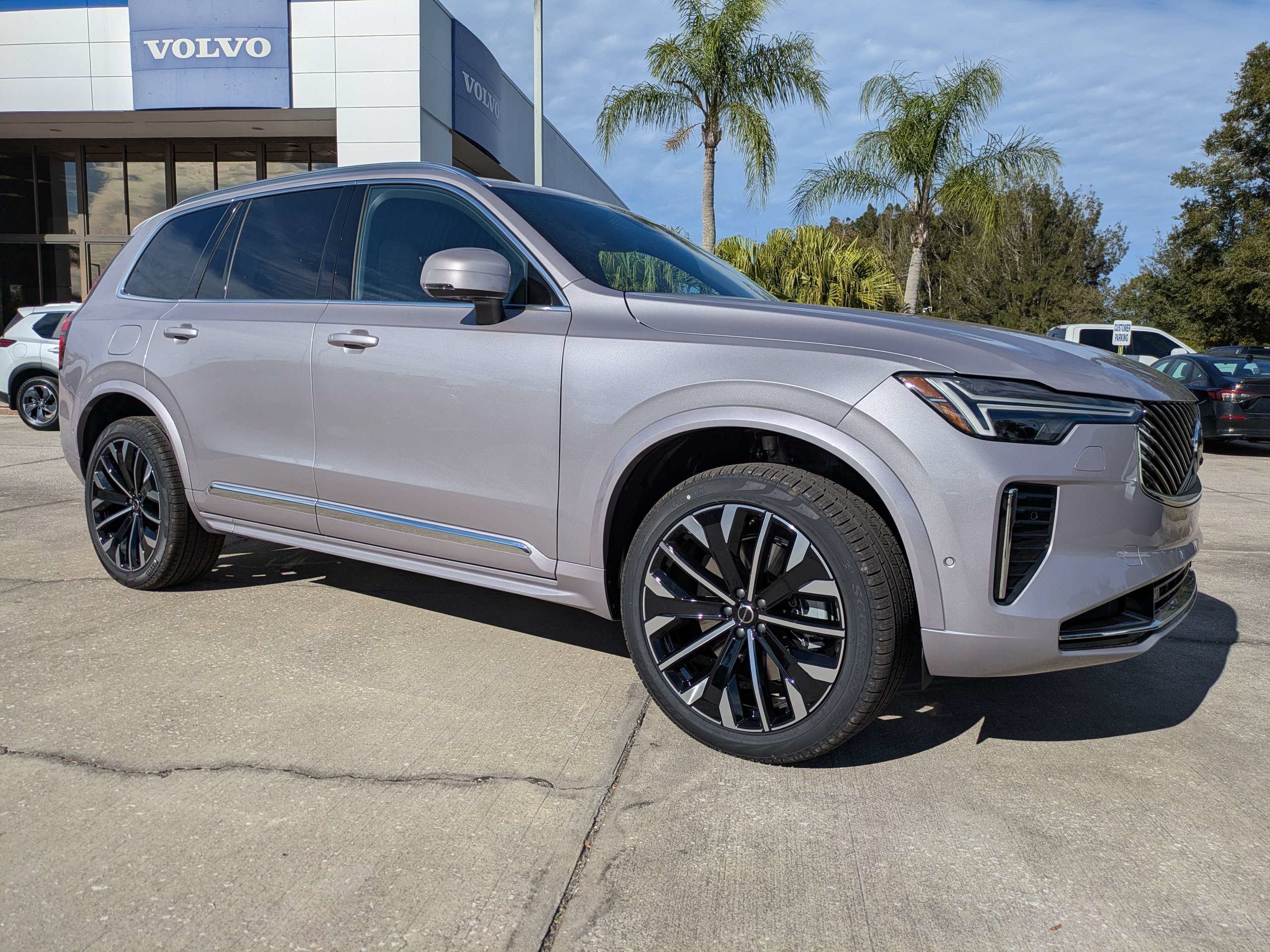 New 2026 Volvo XC90 T8 Plus w/ Protection Package Premier AWD/4WD image 2