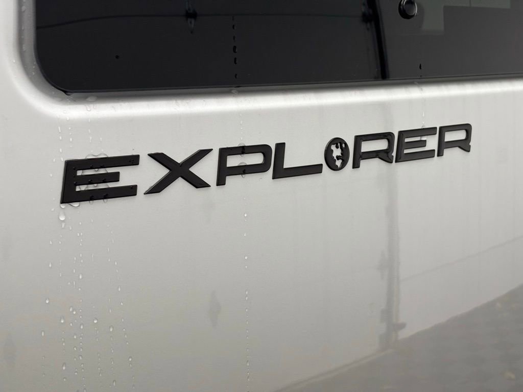 New 2025 GMC Savana 2500 Extended w/ Driver Convenience Package image 9