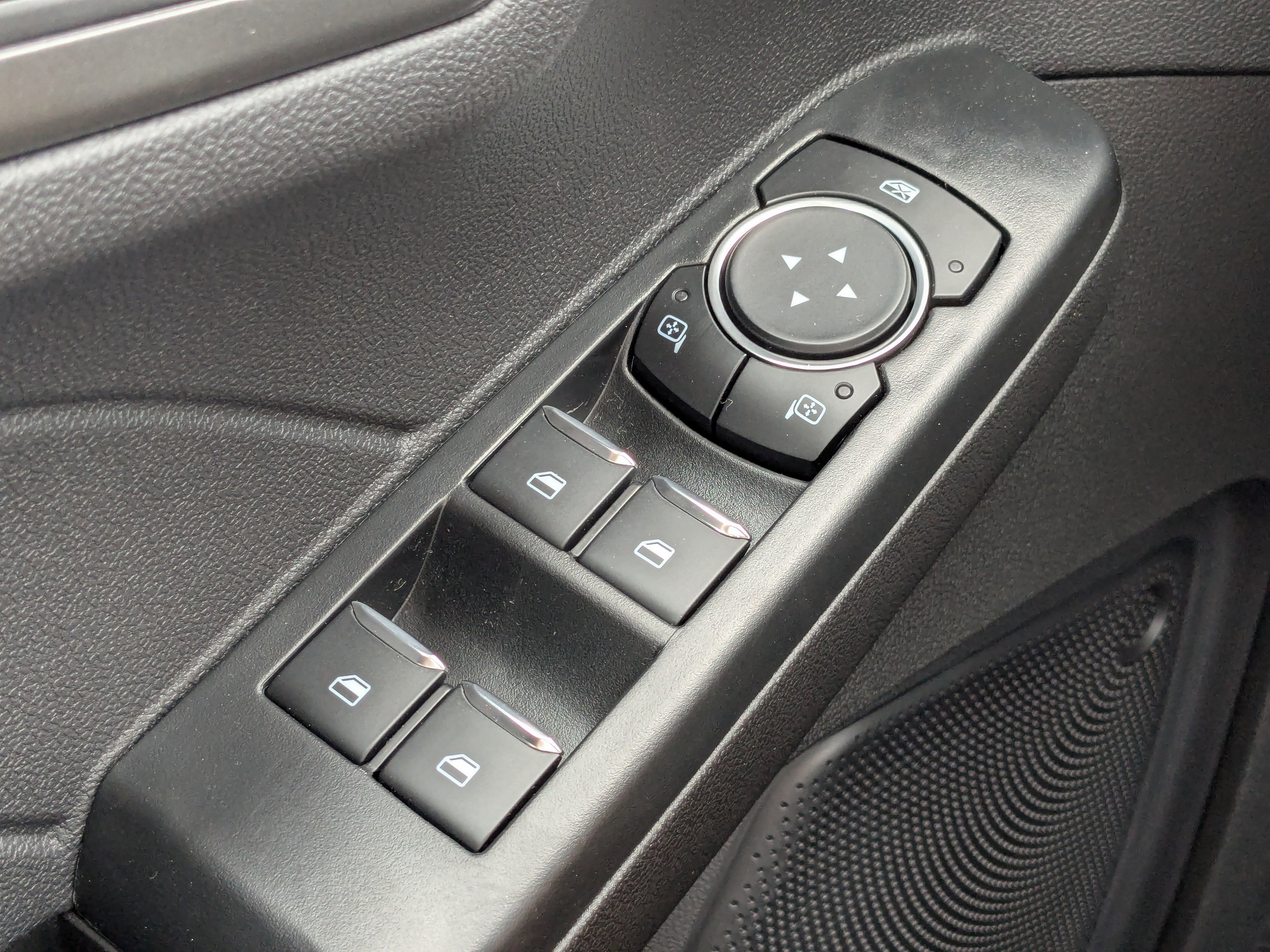 New 2025 Ford Escape SE image 31