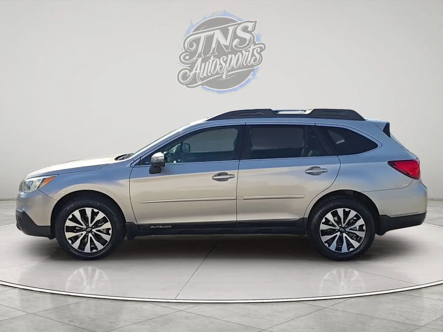 Used 2015 Subaru Outback 3.6R Limited AWD/4WD image 3